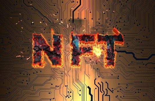 link between NFT and crypto